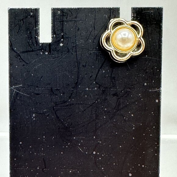 Gold Tone Flower Brooch Faux Pearl Center Lapel Pin Back Collar Loops Classic - Picture 2 of 8